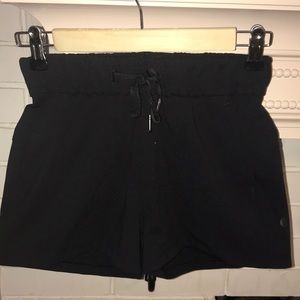 Lululemon Shorts black